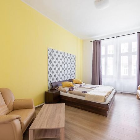Spacious Apartment Дечин Екстер'єр фото