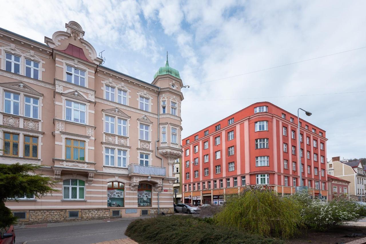 Spacious Apartment Дечин Екстер'єр фото